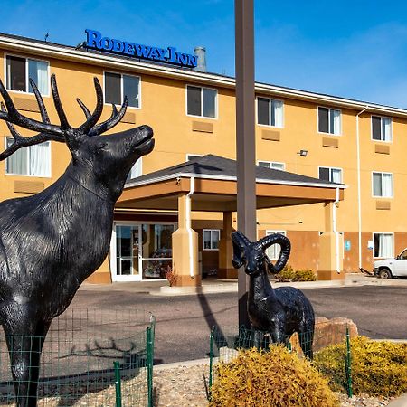 Rodeway Inn Central Колорадо-Спрингс Экстерьер фото