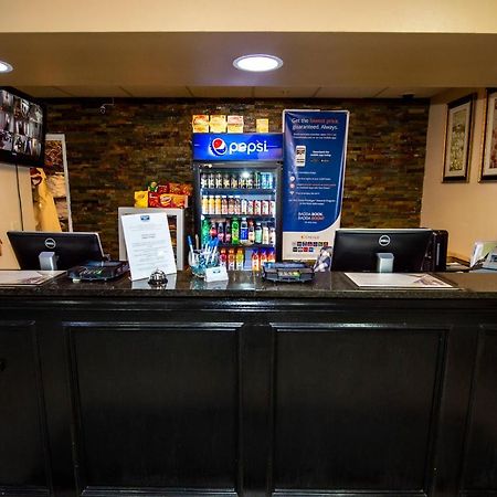 Rodeway Inn Central Колорадо-Спрингс Экстерьер фото