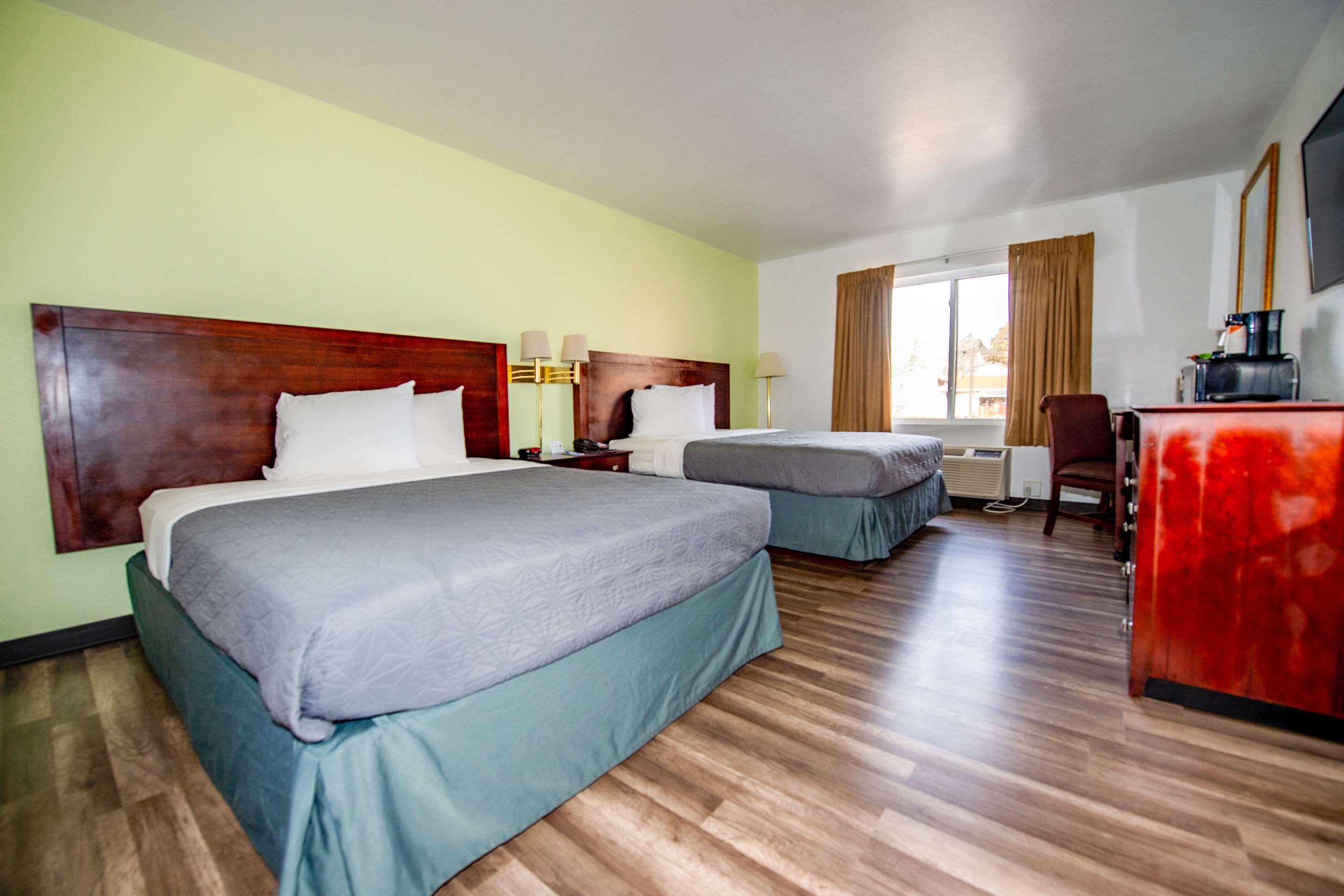 Rodeway Inn Central Колорадо-Спрингс Экстерьер фото