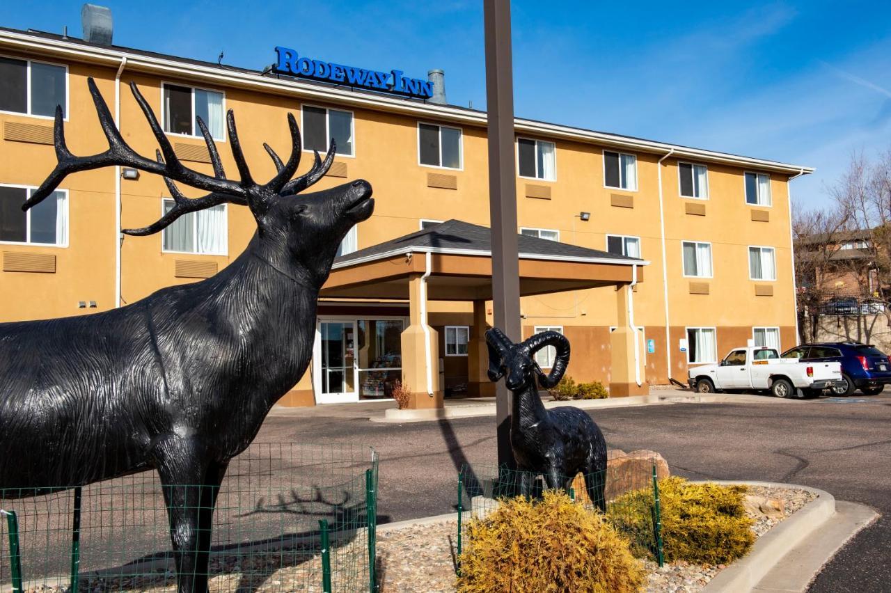 Rodeway Inn Central Колорадо-Спрингс Экстерьер фото